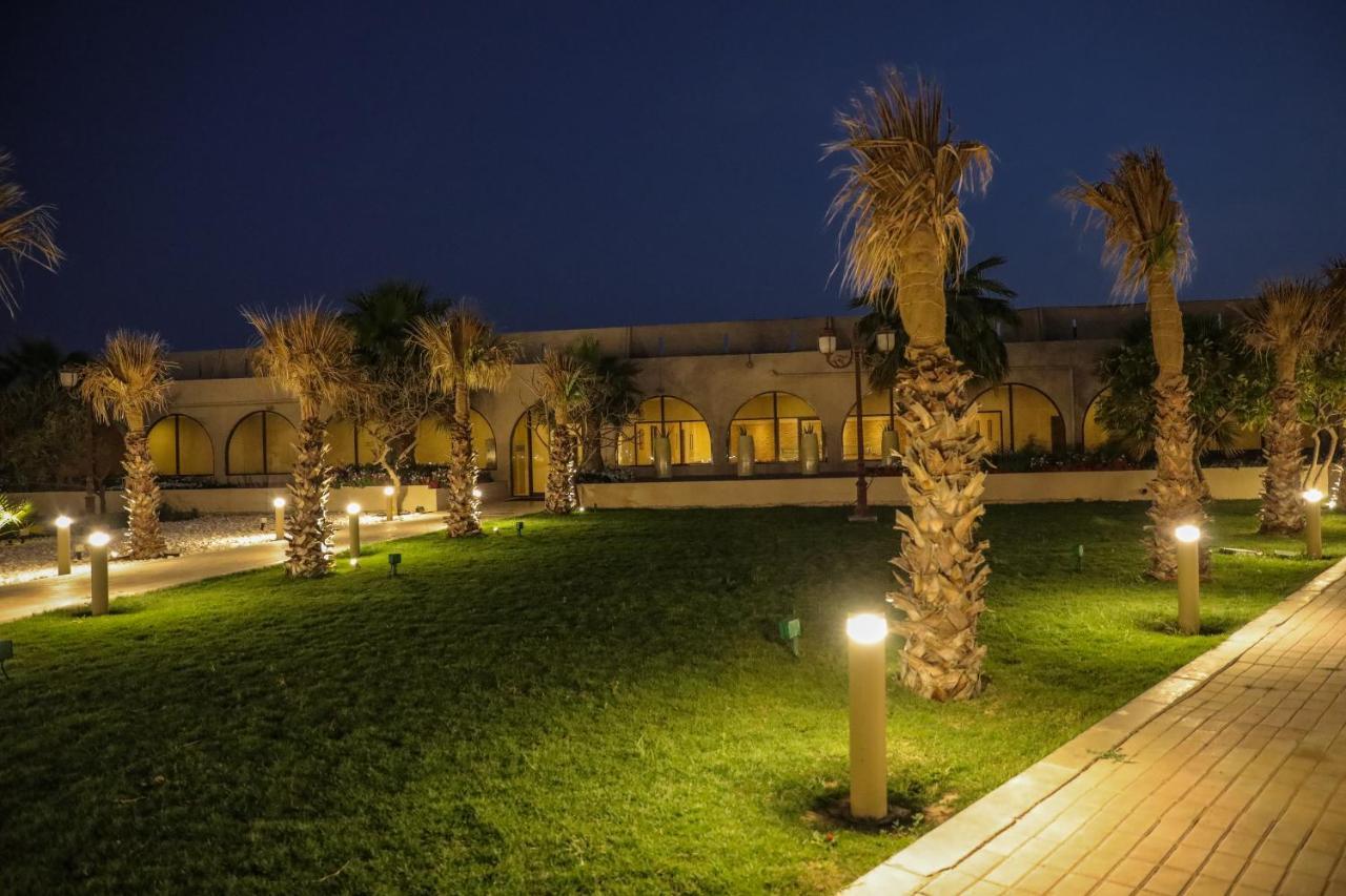 Dhafra Beach Hotel - Pet Friendly Jebel Dhanna Exterior foto